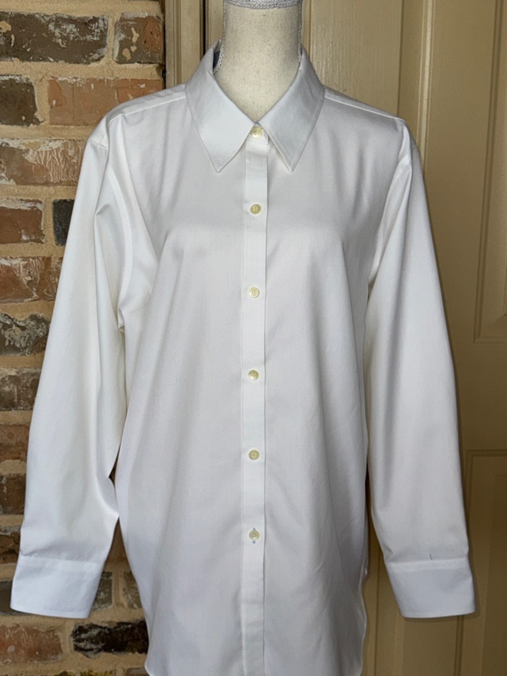 Liz Claiborne White Oxford Cloth Button-Front Shirt Timeless Tailored Classic